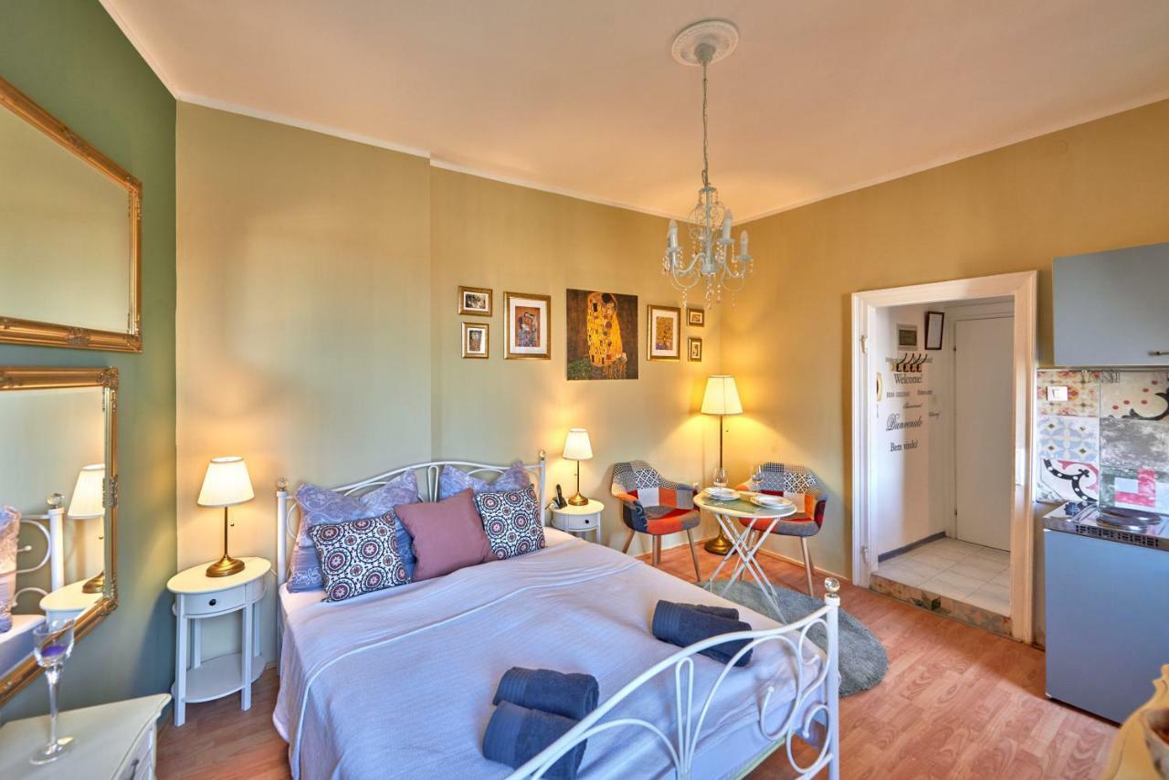 Old City Romantic Studio With Free Private Parking PUY Eksteriør bilde